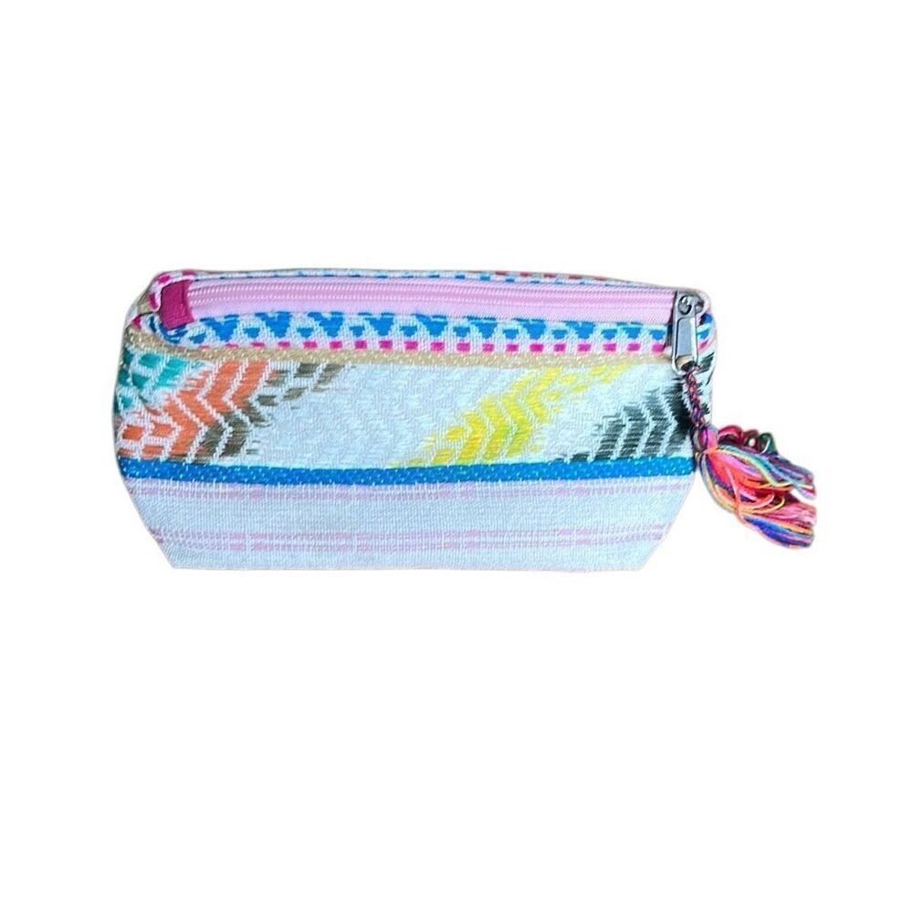 NWOT America & Beyond Daphne Make Up Bag Blue Pink